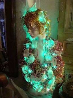 Vénus des WC - Sculpture lumineuse (allumée) - Hauteur 77cm largeur 35cm - 2014
